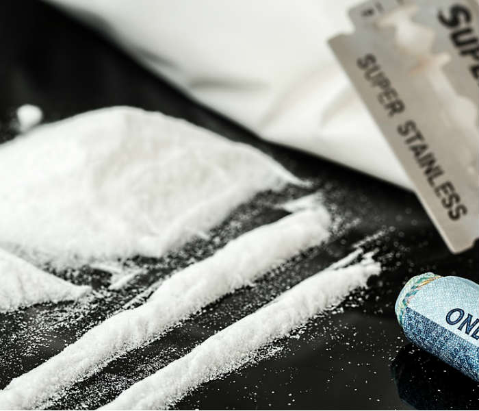 Cocaine Addiction Symptoms, Side Effects, Signs & Withdrawal